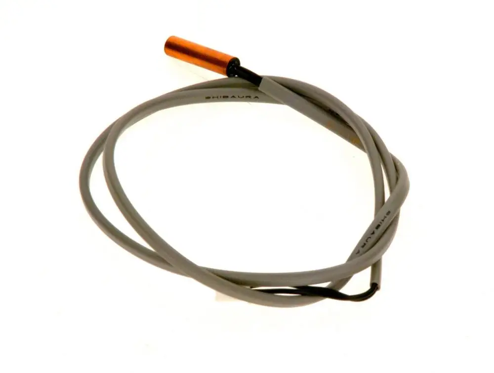 Temperaturfühler mit einem grauen Kabel und einer metallischen Messspitze. Das Produkt stammt von der Marke Bosch und wird zur Temperaturmessung eingesetzt.
